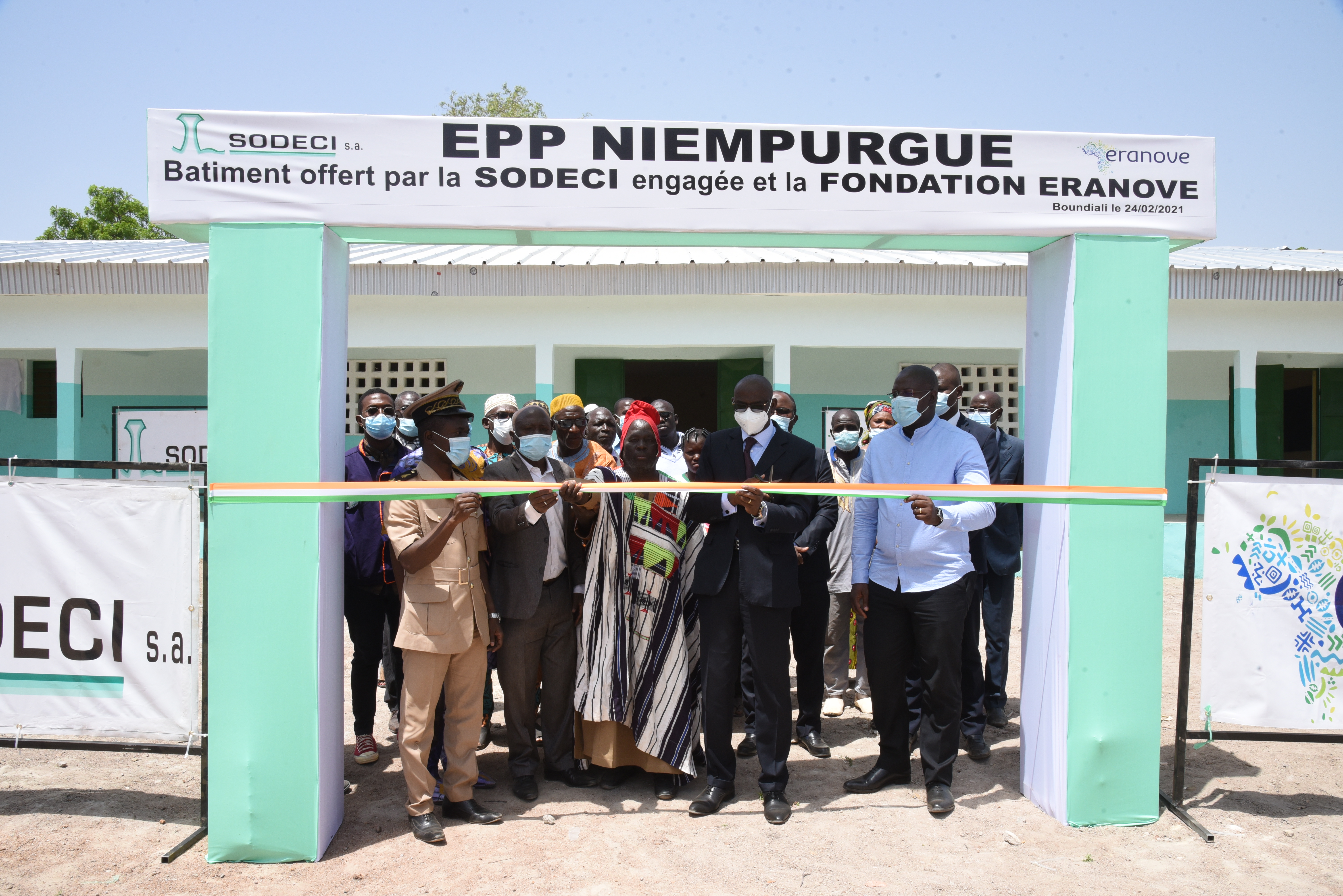 LA FONDATION ERANOVE et la SODECI offrent un bâtiment de trois salles de classe à l’EPP Niempurgué (BOUNDIALI) 